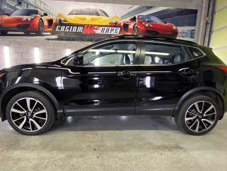 Nissan Qashqai Gloss Black